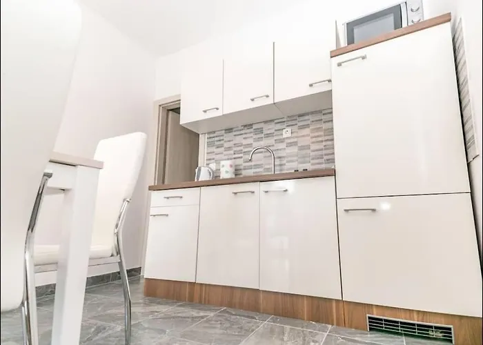 Lux Group Escape * Split