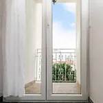 Lux Group Escape Split