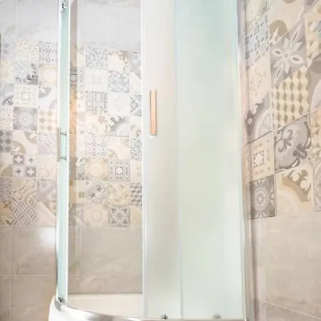 Lux Group Escape Apartamento Split